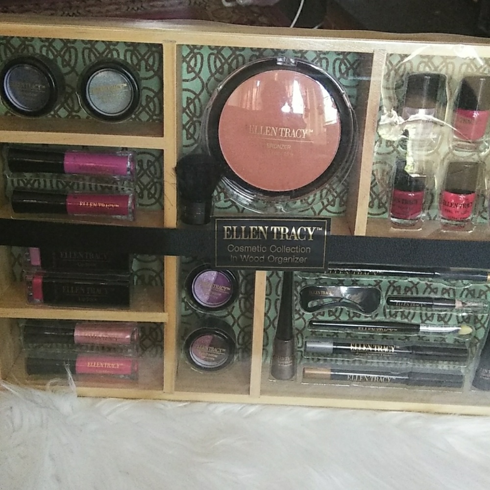 Ellen Tracy Cosmetic Collection
